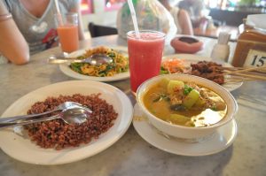 MADE’S WARUNG